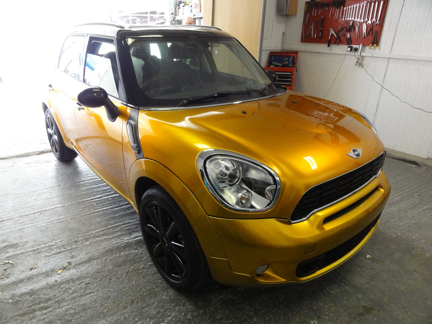 Golden Mini Cooper S Paint Job